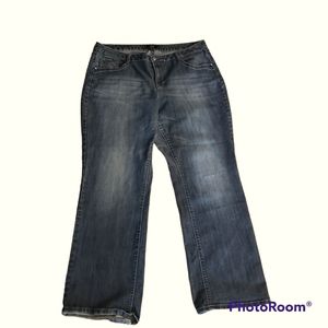 Muyindu women's white barely low heels stylish sliders size 10.